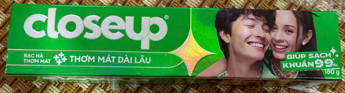 Kem đánh răng Closeup 180g